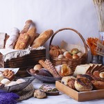 パン食べ放題ドリンク飲み放題の贅沢ランチ！メインもリニューアルしました♪