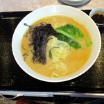 中国意境菜 白燕 - 魚介スープわんたん麺 