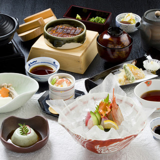 We recommend the great value ``Shirakawa Mini Kaiseki''. You can also order on the day!