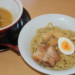 味壱 - つけ麺　　並750円　大850円