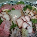 まるいち食堂 - 金目は半身お刺身、半身焼き物でいただきました。