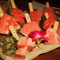 神戸牛炭火焼肉 いく田 代々木 - 神戸牛盛り合わせ