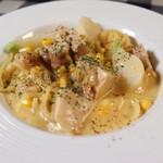 BEEF×ITALIAN Montare - 料理写真:B 鶏肉と小カブのコーンシチュー風クリームパスタ