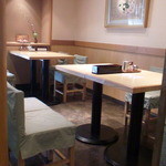 たつ郎寿司 - テーブル席