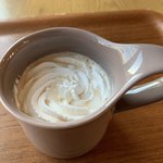 木かげのカフェ - ウインナーコーヒー　430円