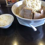 ガツ盛りラーメン みちる屋 - 