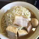 ガツ盛りラーメン みちる屋 - ぶったまアップ