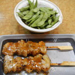 Takino Ya - セットメニューの茶豆と豚カルビ串