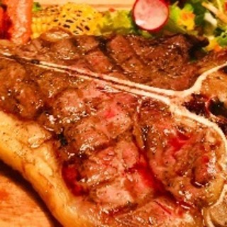 Boasts a big volume of 450g! "T-bone Steak"