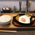 セブンズカフェ - 前回と同じく、ハンバーグ定食をいただきました（２０１９．１１．１）