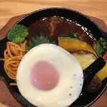 セブンズカフェ - ハンバーグや野菜たちが見えにくいので上からも（２０１９．１１．１）