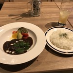 肉バル わいん プラチナフィッシュ 新橋鉄板バル - デミグラスハンバーグセット