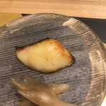 築地青空三代目別邸 - 築地最強の１０貫８０００円。銀ダラ西京焼。小さいですが本格的な味わいです。とても美味しくいただきました（╹◡╹）