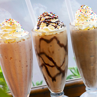 クリームたっぷりのアメリカンサイズシェイクが大人気！