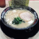 Yokohama Iekei Ramen Yuurakuya - 