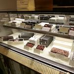 ラヴニュー - L'AVENUE（ラヴニュー）（神戸）