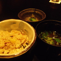 大阪なだ万 - 御飯は大鍋で仲居さんが取り分けてくれる