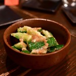 醸音屋 - たたききゅうり 梅わさび和え@390円