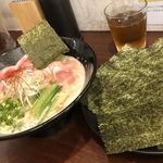 麺屋 七利屋 - 濃厚鶏そば 750円.海苔10枚追加 100円