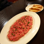 アベス - 軽く火を入れた黒毛和牛のタルタル2,200円