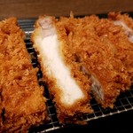 Tonkatsu Shinjuku Saboten - もっと厚切りでレアがいいけどチェーンじゃ無理か