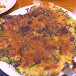 Okonomiyaki Tokugawa - 牛すじ入りネギ焼 角度を変えて