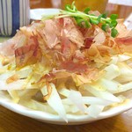 お好み焼徳川 - サービスの大根サラダ