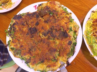 Okonomiyaki Tokugawa - 牛すじ入りネギ焼1200円上から