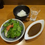 Hisano - ランチ：サラダ、カレーソース、ライス