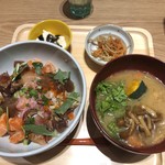 Marumo Kicchin - 海鮮丼のセット