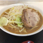 晴天の風PLUS - 羽黒山ラーメン 小盛（200g）（930円）
            ヤサイ少な目アブラマシニンニクヌキ