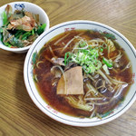 伊勢屋 - 中華そばｗｉｔｈほうれん草御浸し