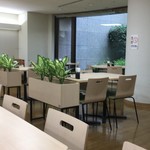 東京家庭裁判所内食堂 - テーブル席です