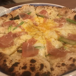 肉と石窯ピザのイタリアン Pizzacozou - ビスマルクピザ