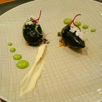 スリオラ - 小ヤリイカのスミ煮