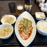 蓬溪閣 - よだれ鶏定食780円と麦酒