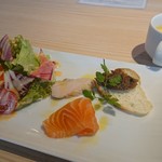 YAKINIKU BISTRO 石鎚 - 前菜＆サラダ