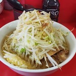 ラーメン二郎 - 小ラーメン麺半分700円、お安すぎ