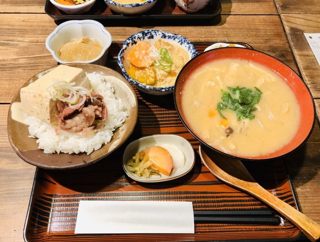 とうめし』by pta1001 : 牛煮炊きとおばんざい ちいやん - 肥後橋