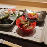 焼肉 強小亭 - 大山黒牛炙りユッケ、本マグロきんきお造り、鰻の山椒煮、季節野菜冷やし鉢