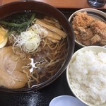 デイリーヤマザキ - 生姜醤油ラーメン　660円　麺大盛　100円 
            唐揚げセット　260円