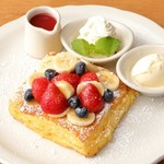 Melty focaccia French cuisine (mixed fruit)