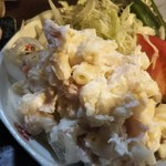 吾作 - ポテマカサラダ。量が多い。旨い。じゃがいもの旬って、１０・１１月なんですねぇ。