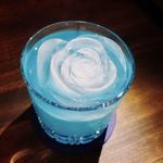 バー ライト - バラの氷が入ったスッキリした映えるもの