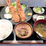 歩留食 - 特大エビフライ定食（全景）