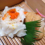 つる幸 - カニシュウマイの中には香箱ガニの身と内子・外子がぎっしり（椅子席ミニコース）