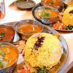 谷中草庵 - 2.5種盛りカレーが２つ