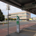 ラーメン二郎 - バス乗り場