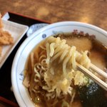 若葉食堂 - 麺アップ