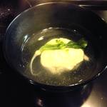 ふじ居 - 椀物。海老しんじょう。